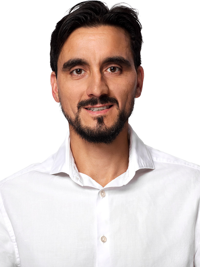 Alejandro Rosetti Business Headshot