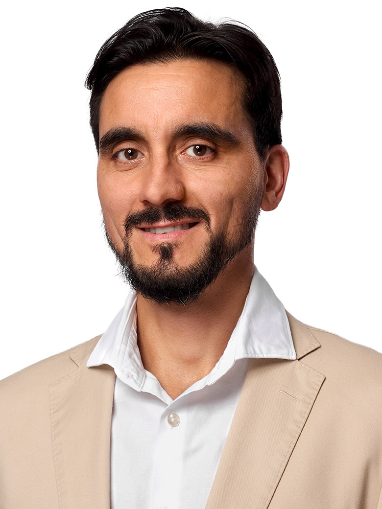 Alejandro Rosetti Business Headshot