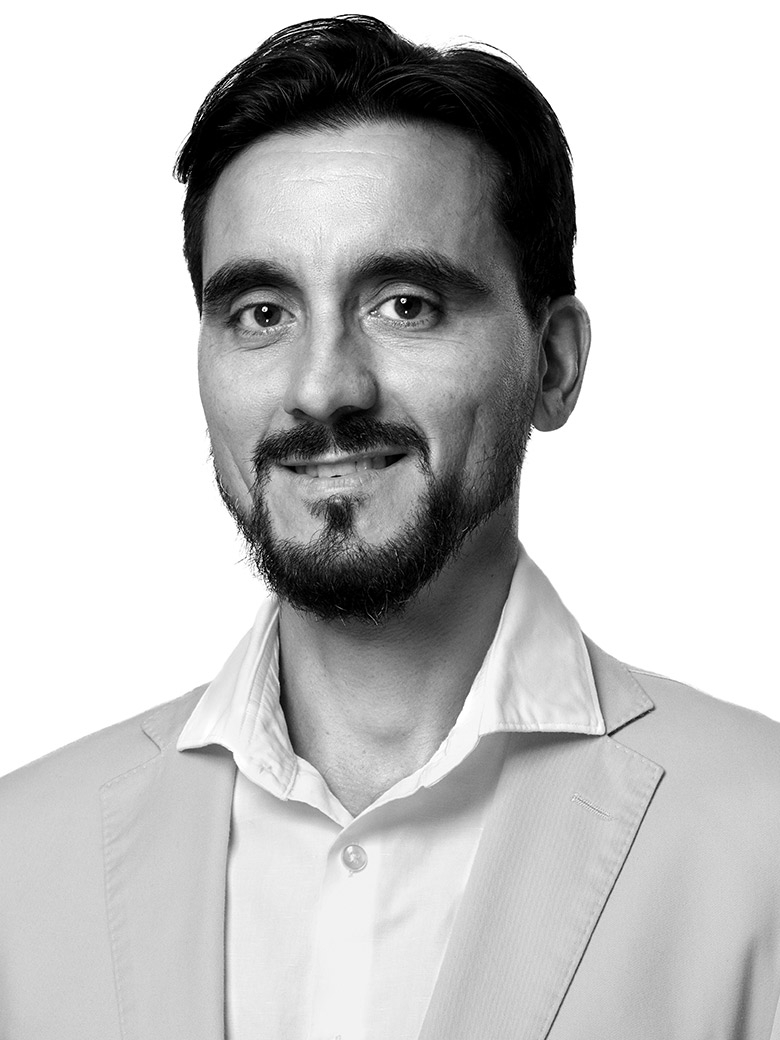 Alejandro Rosetti Business Headshot